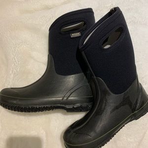 Basically brand new boots size 6 boys